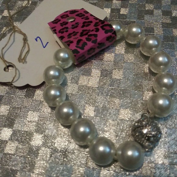 Bracelets - Picture 3 of 8